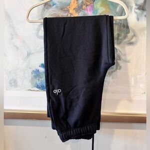 ALO Yoga Accolade Straight Leg Black Sweatpants Size Small